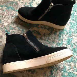 Steve Madden Black “Wedgie” Sneakers size 9